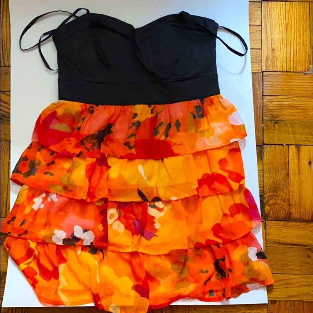 NWT 2Bebe Ellen tiered corset dress size: L